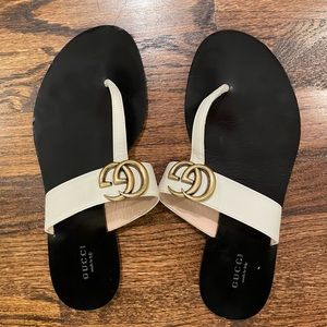 Gucci Leather thong sandal with Double G Size 38 in White